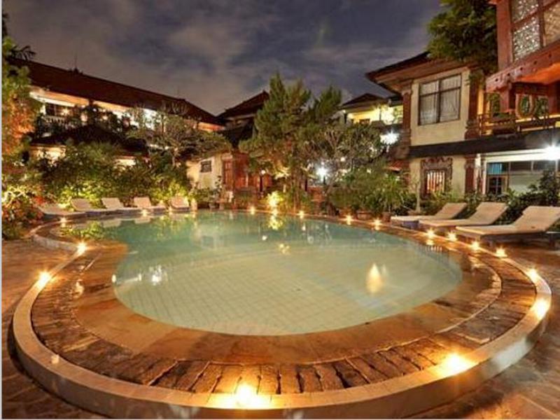 होटल Simpang Legian (Bali)